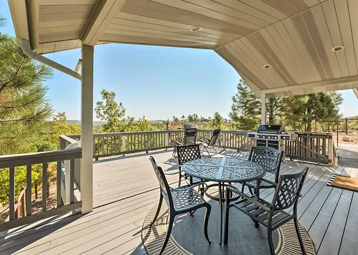 Majestic Views & Wraparound Deck: Show Haven Pinedale