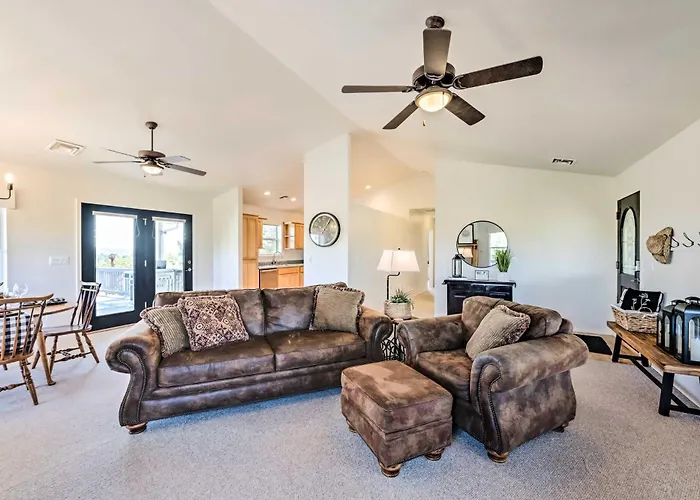 Majestic Views & Wraparound Deck: Show Haven