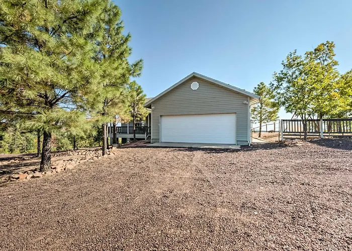 Majestic Views & Wraparound Deck: Show Haven * Pinedale